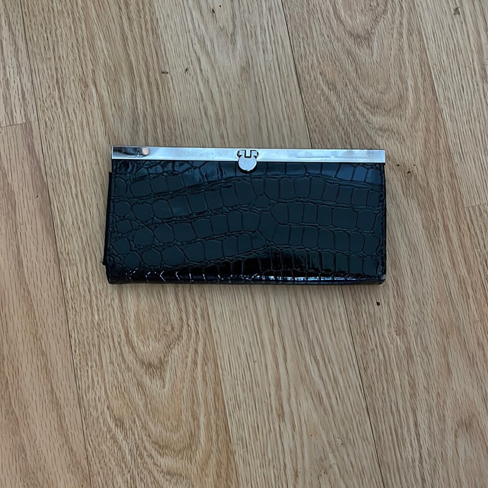 CREDIT CARD WALLET - Picture 1 of 2